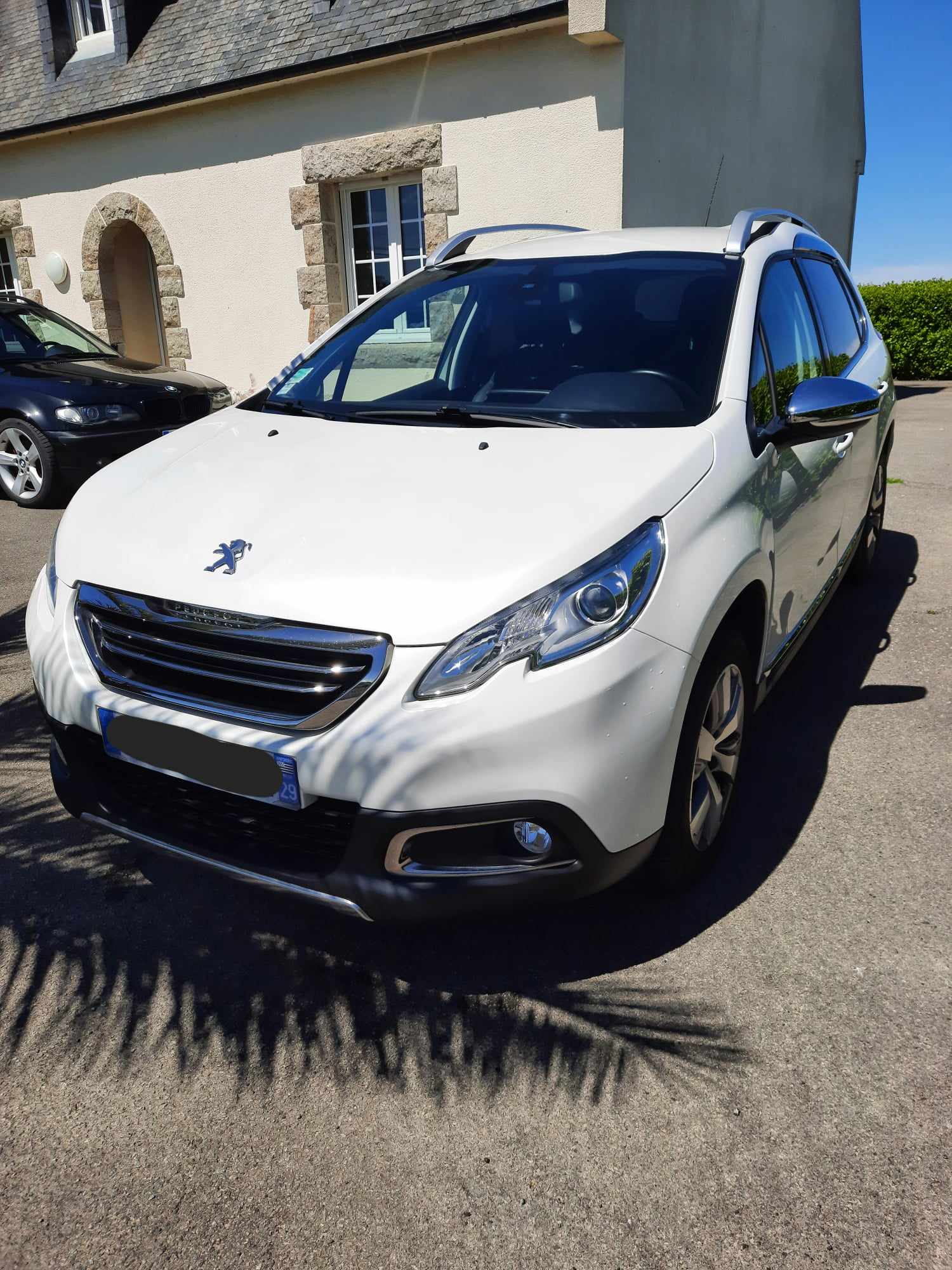 A vendre Peugeot 2008, 110cv 2016, seulement 64500…